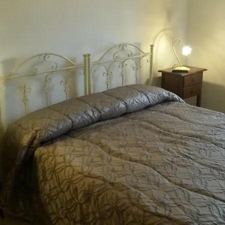 Alojamento de Acomodação e Pequeno-almoço Le Due Cisterne Di Vizzino Gianna *