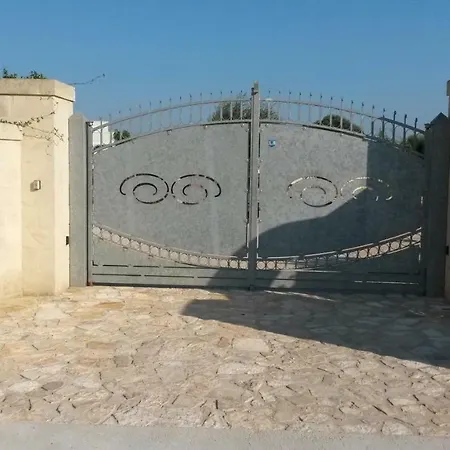 Le Due Cisterne Di Vizzino Gianna Vernole