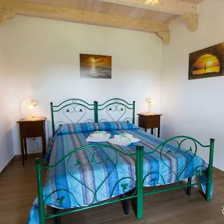 Le Due Cisterne Di Vizzino Gianna Vernole