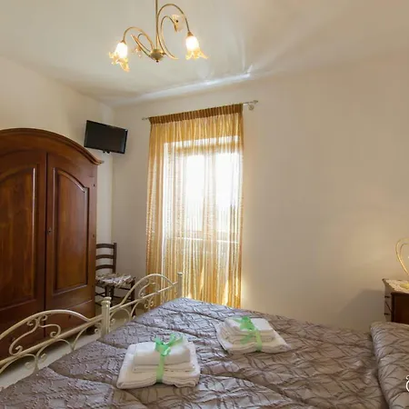 Alojamento de Acomodação e Pequeno-almoço Le Due Cisterne Di Vizzino Gianna