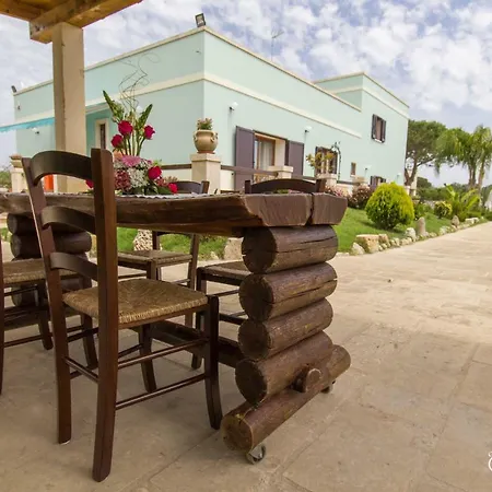 Alojamento de Acomodação e Pequeno-almoço Le Due Cisterne Di Vizzino Gianna *