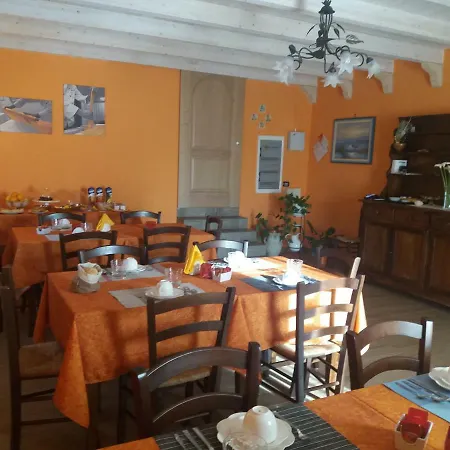 Le Due Cisterne Di Vizzino Gianna Bed & Breakfast *